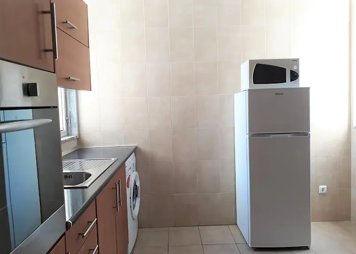 T2 Mira 4- Familiar, 80mt Praia, Wifi * Quarteira