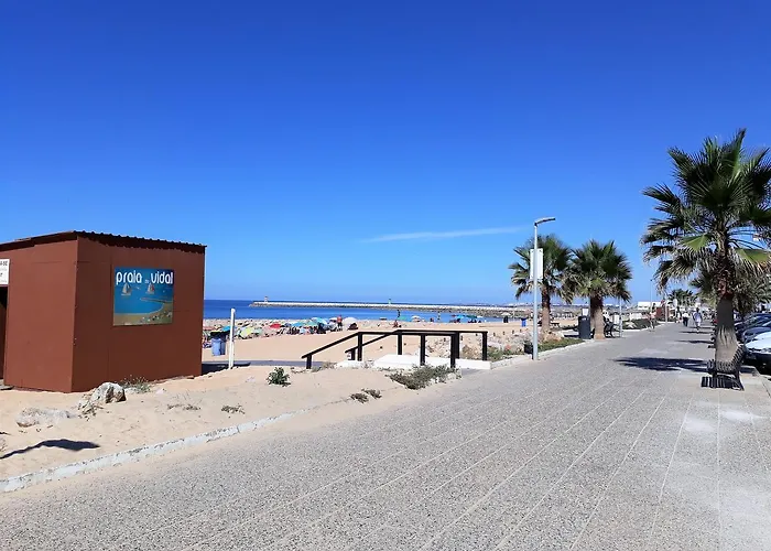 T2 Mira 4- Familiar, 80mt Praia, Wifi Apartamento