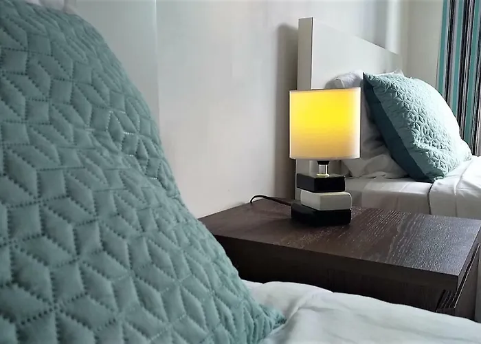 T2 Mira 4- Familiar, 80mt Praia, Wifi Apartamento