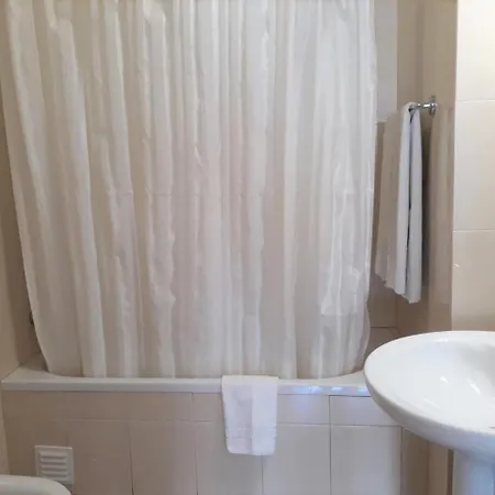 Apartment T2 Mira 4- Familiar, 80mt Praia, Wifi *