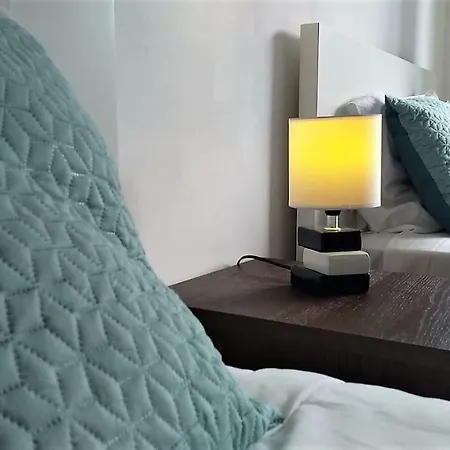 T2 Mira 4- Familiar, 80mt Praia, Wifi Apartamento
